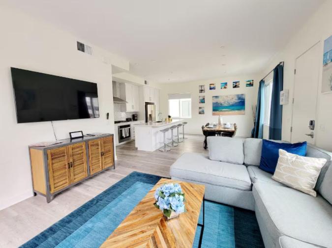 Park View Balboa Townhouse Modern Upscale 3 Bed *