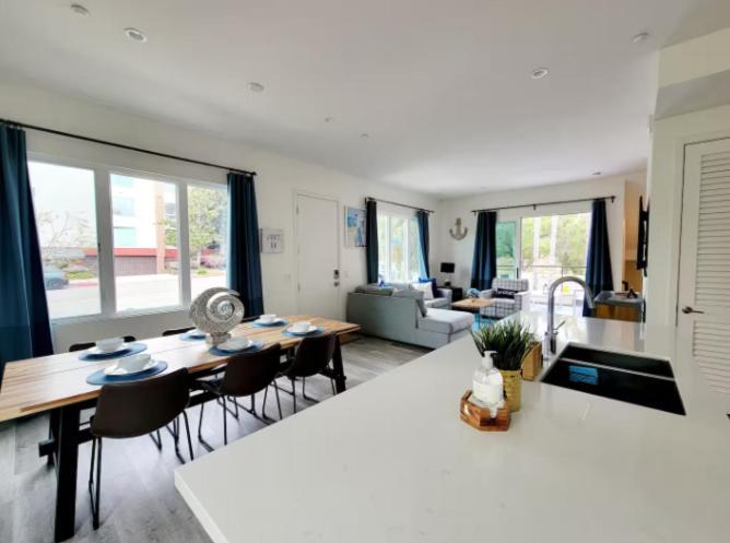 Park View Balboa Townhouse Modern Upscale 3 Bed Holiday home